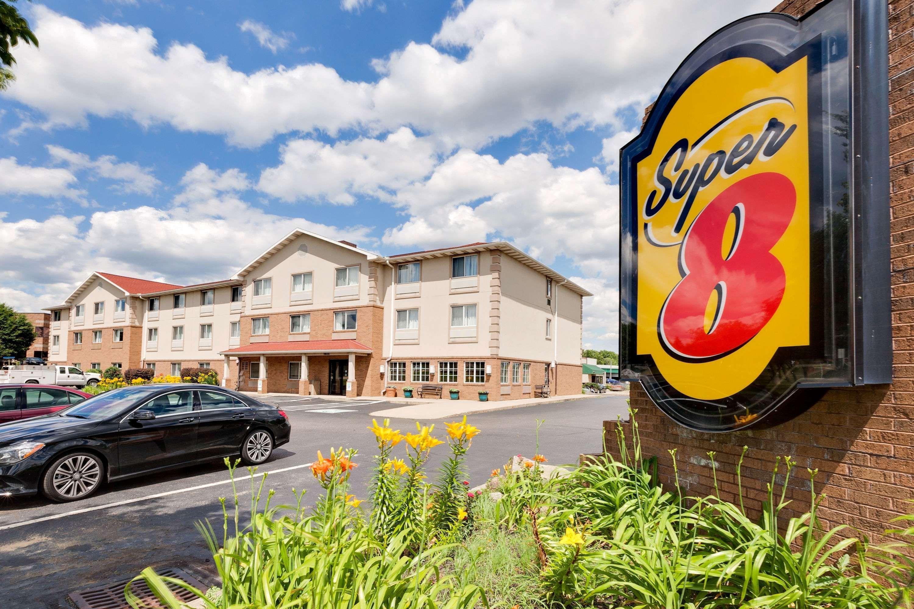 Super 8 By Wyndham Akron S/Green/Uniontown Oh Экстерьер фото