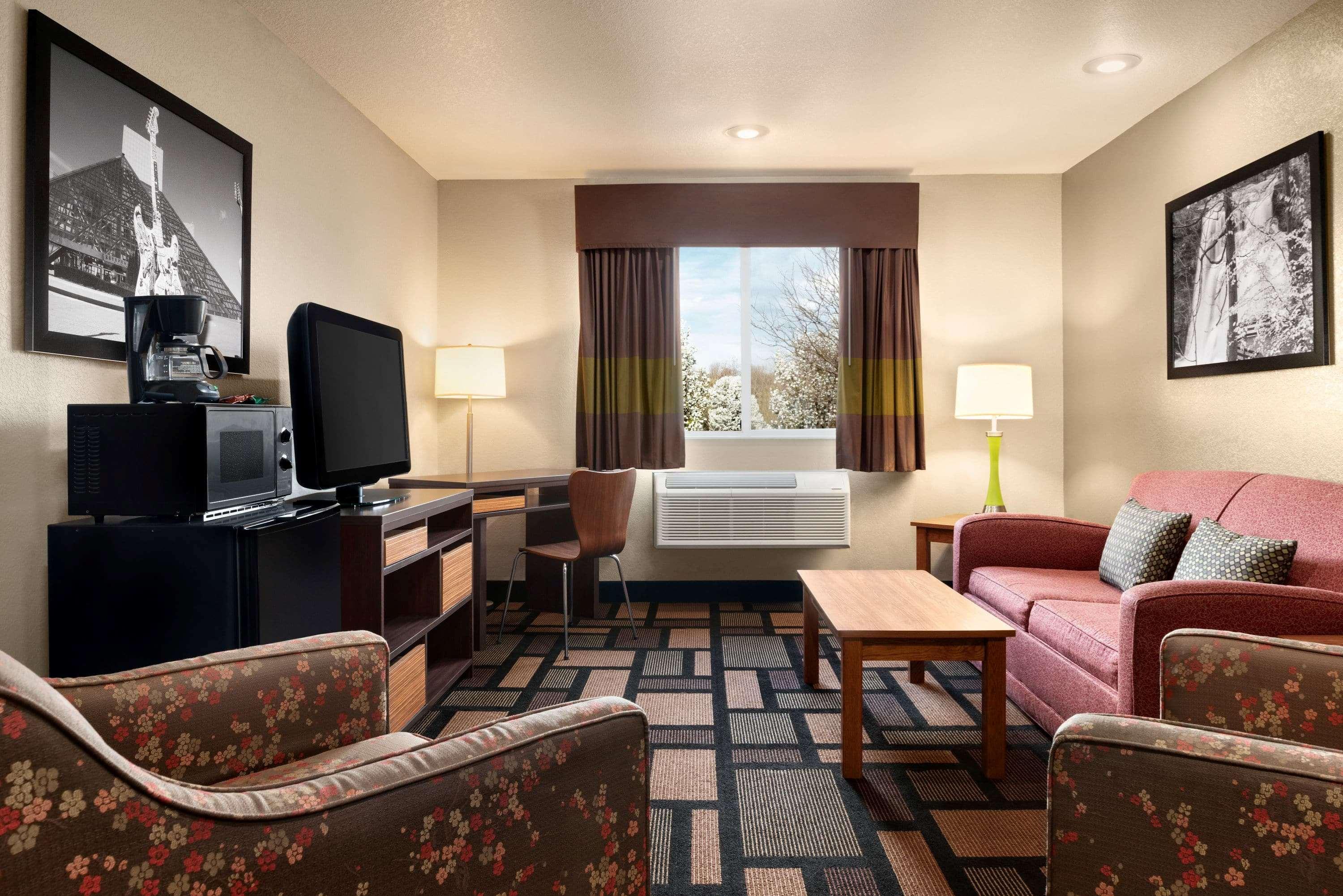Super 8 By Wyndham Akron S/Green/Uniontown Oh Экстерьер фото