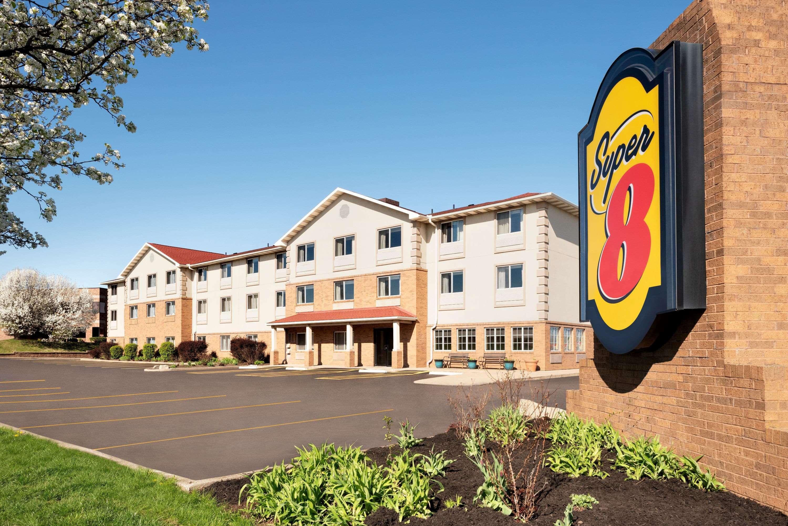 Super 8 By Wyndham Akron S/Green/Uniontown Oh Экстерьер фото